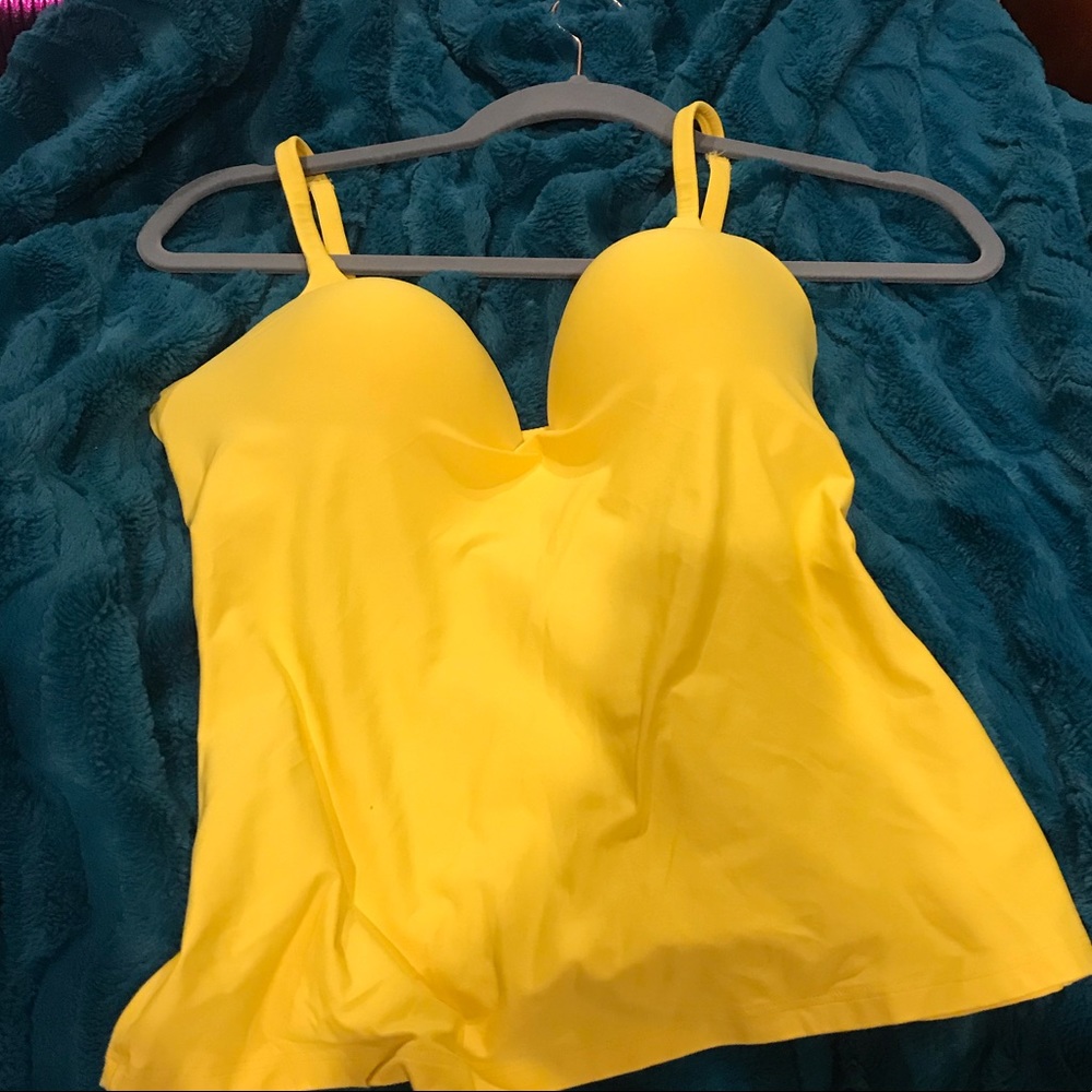 Body by Victoria tank top